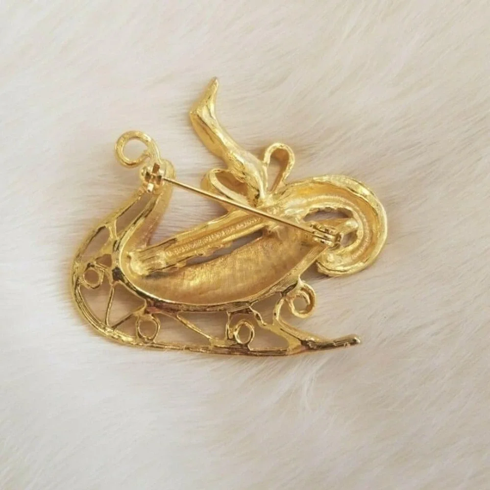 Vintage Candy Cane Sleigh Brooch Enamel Christmas Holidays Sled Gold Tone  5261